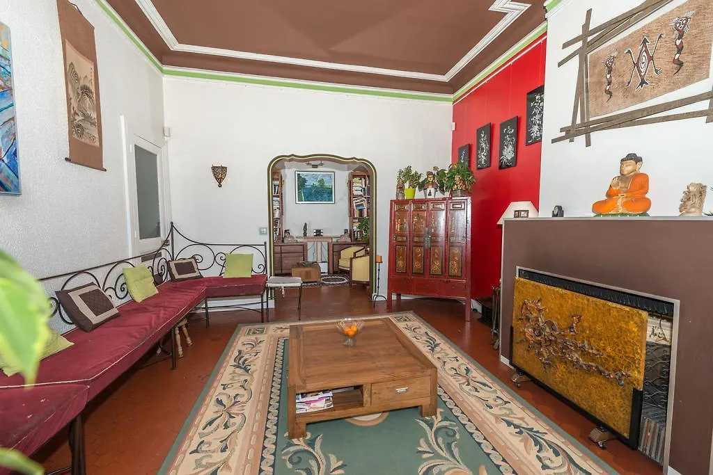 Homestay Maam - Bugeaud Apartment Marseille